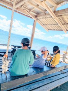 【子連れ糸島】キラッキラの空と海✨【またいちの塩工房とったん】で塩プリン食べて遊んで映え写真!!